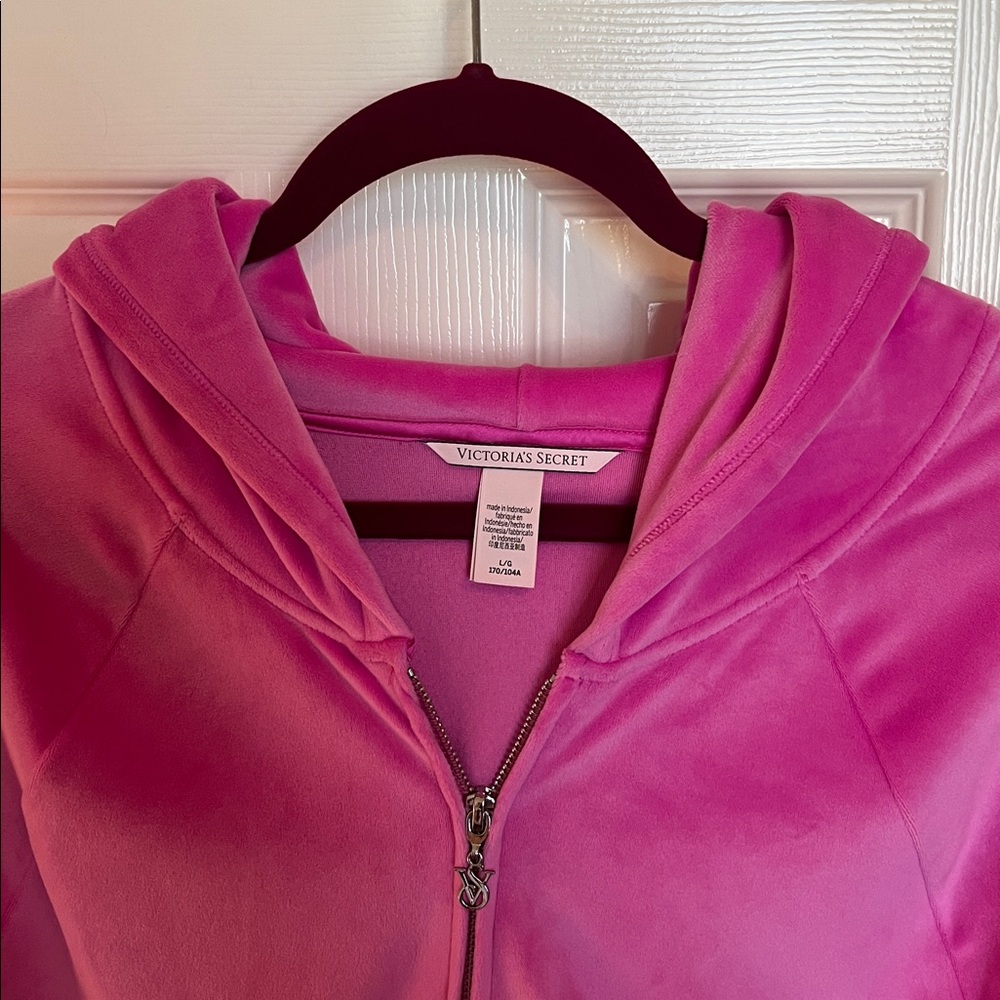 Victoria’s Secret Velour Crop Hoodie - Picture 4 of 10